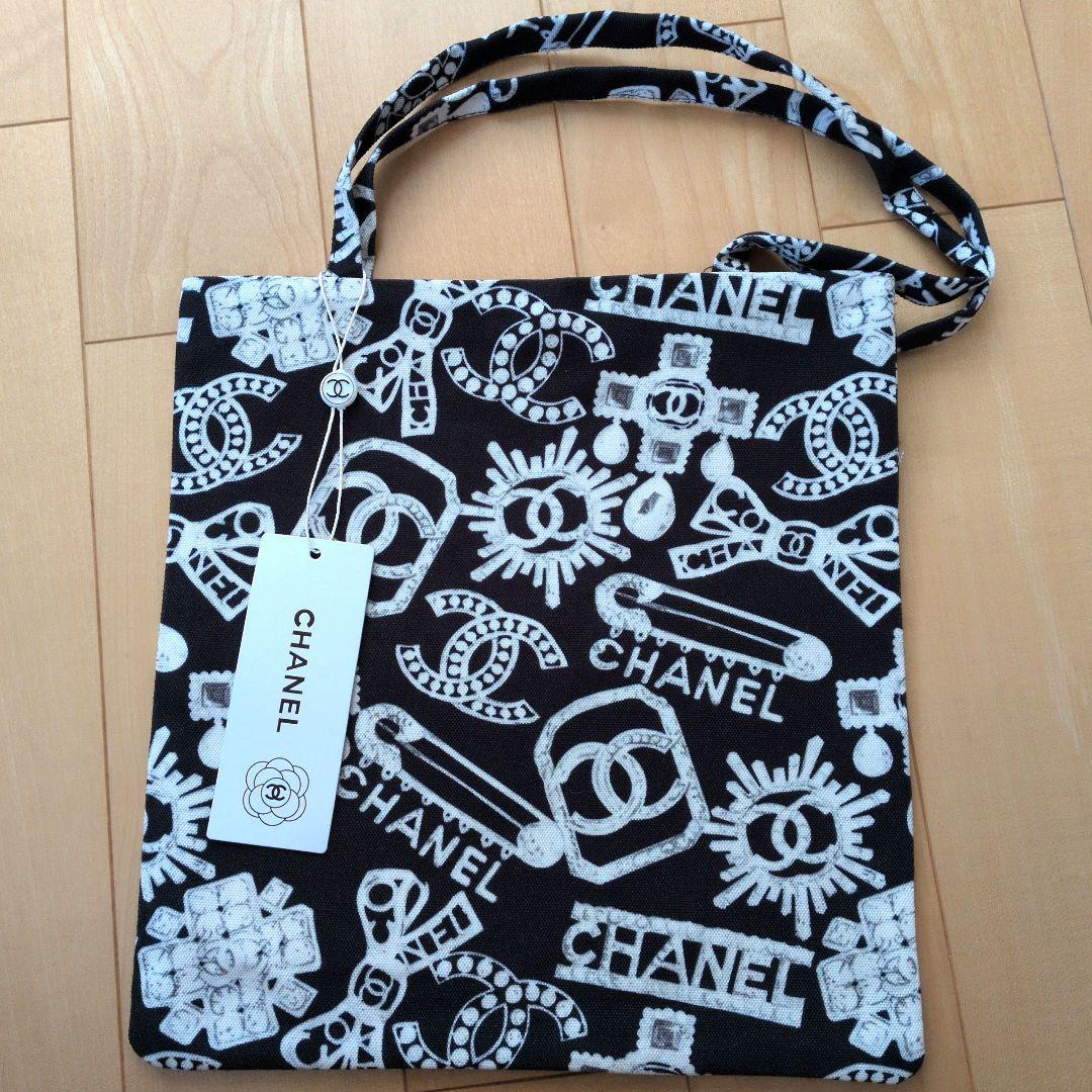 シャネル　トートバッグ　ロゴブラック