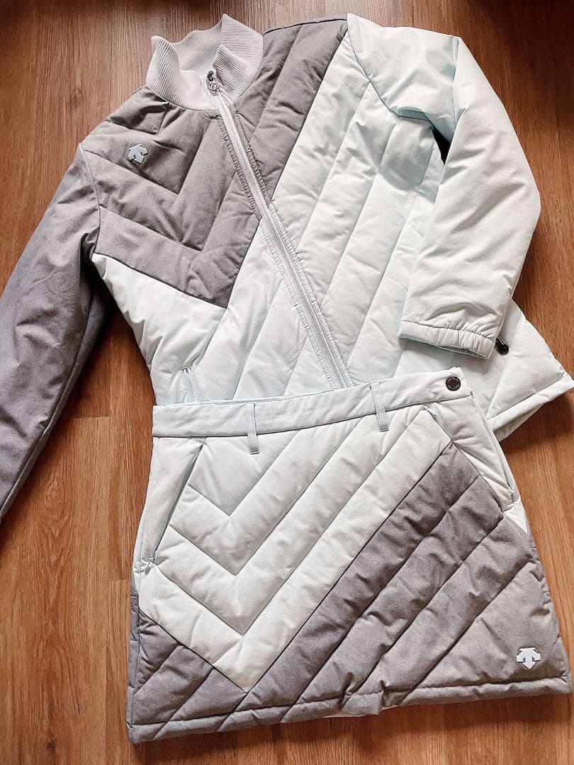 セット売り！デサントゴルフダウンジャケットスカートセットL、Mサイズ