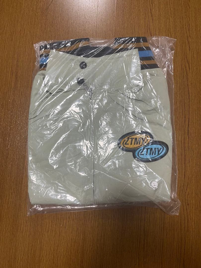 ずとまよ バーシティ ジャケット ライトグレー Lサイズ