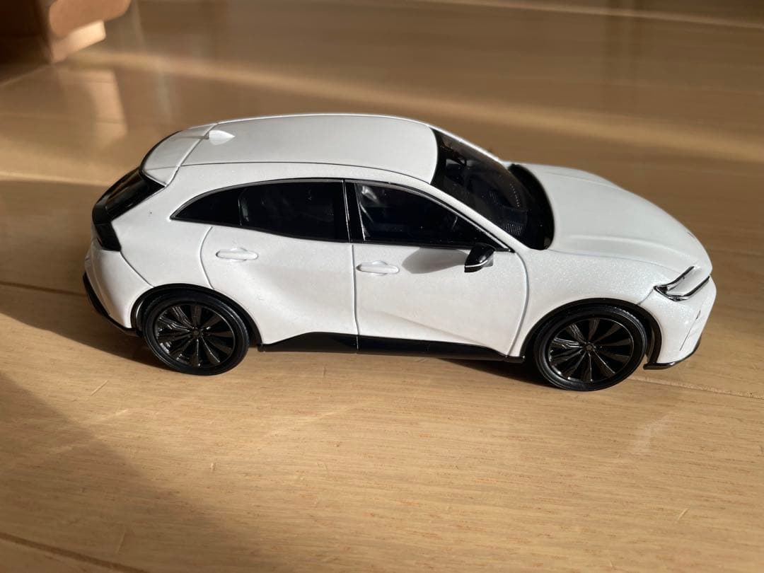 CROWN ミニカー ホワイト　非売品　色見本