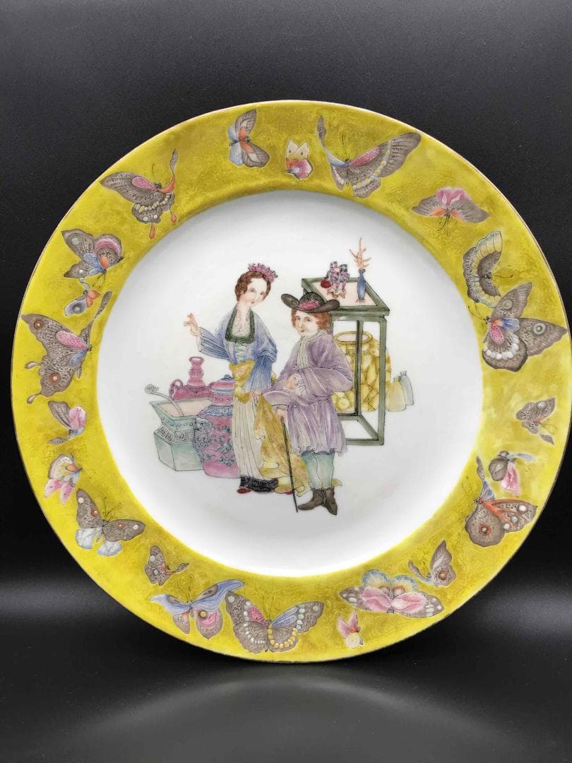 中国古美術　大清道光年製　在銘　粉彩琺瑯彩 西洋人物バタフライ紋皿(A-5)