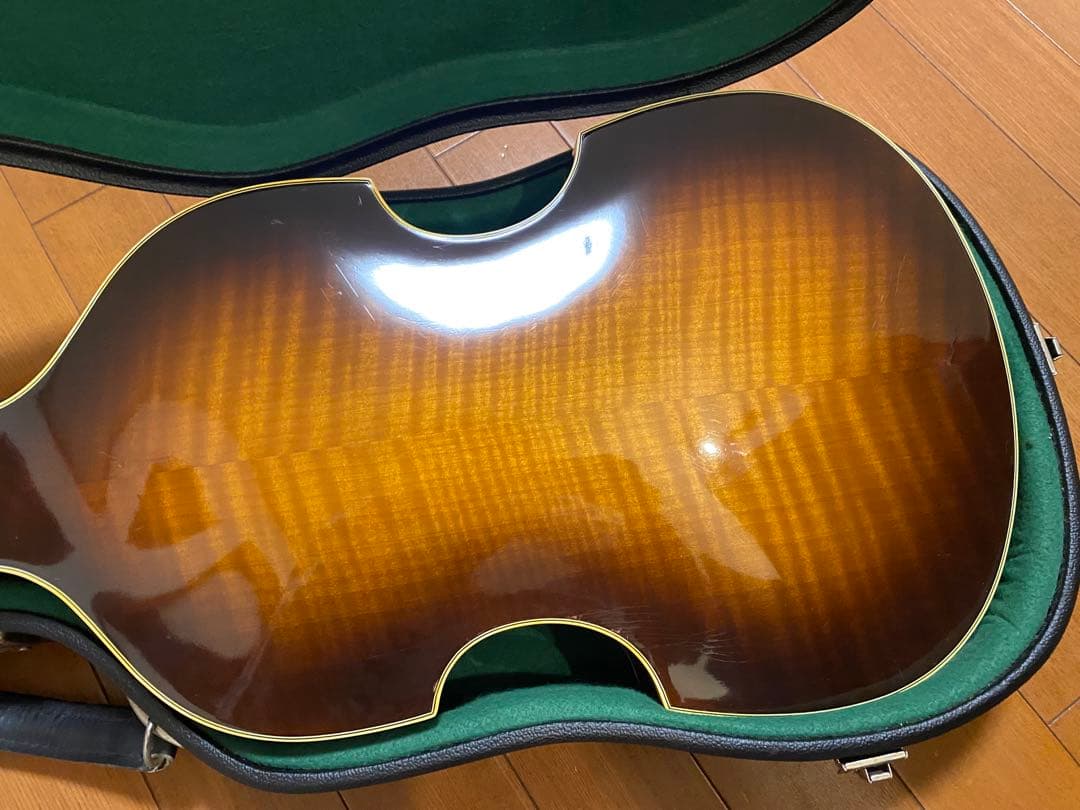 ヘフナー ドイツ製、レフティ、左利き用のバイオリンベース、完動品、ネオビンテージ