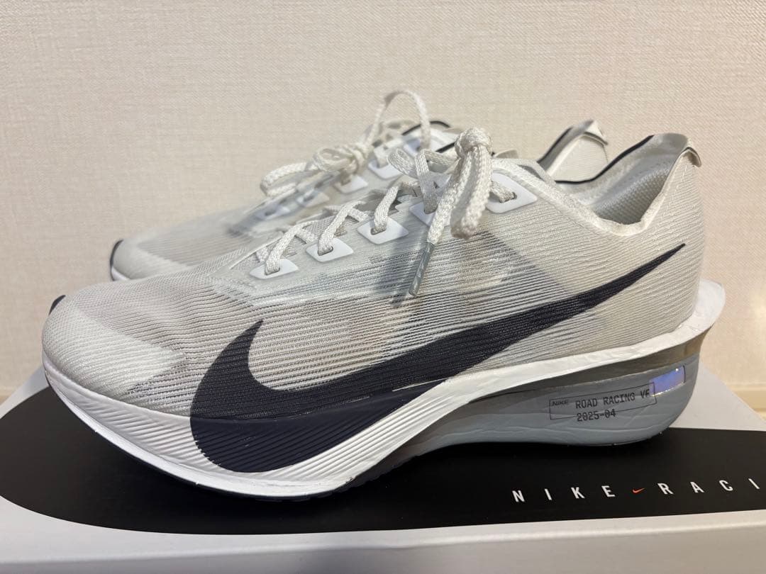 【新品未使用品】ヴェイパーフライ4 25.5