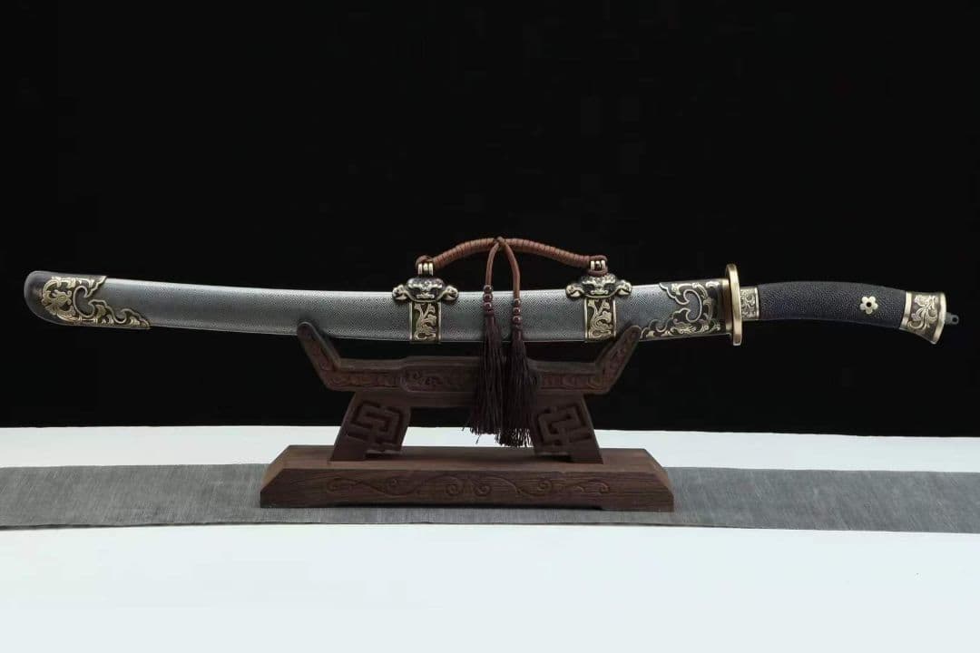 青龍宝刀（擬古銀金属鞘） 古兵器 武具　刀装具　日本刀　模造刀 居合刀