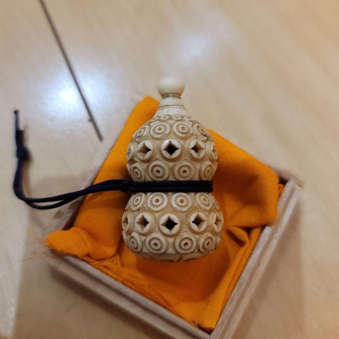 根付 瓢箪 香入 腰提 骨董 アンティーク 緒締 煙管 煙草 彫刻 印籠