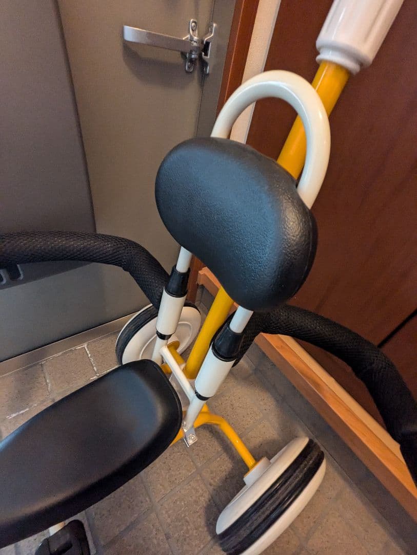 ❤現品限り❤️イエロー 子ども用三輪車 手押し棒付 セーフティーバー付 三輪車