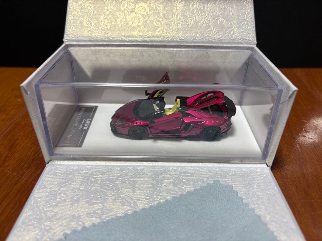 1/64 ランボルギーニ　アヴェンタドール　LP700