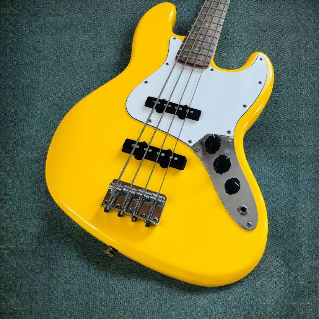 Squier スクワィア　Affinity JAZZ BASS