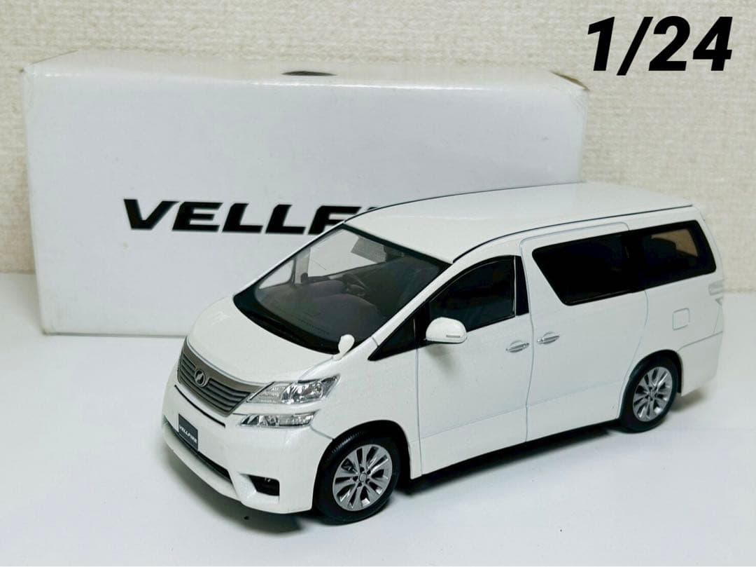 トヨタ　ヴェルファイア　ホワイトパールクリスタルシャイン　【10122m】