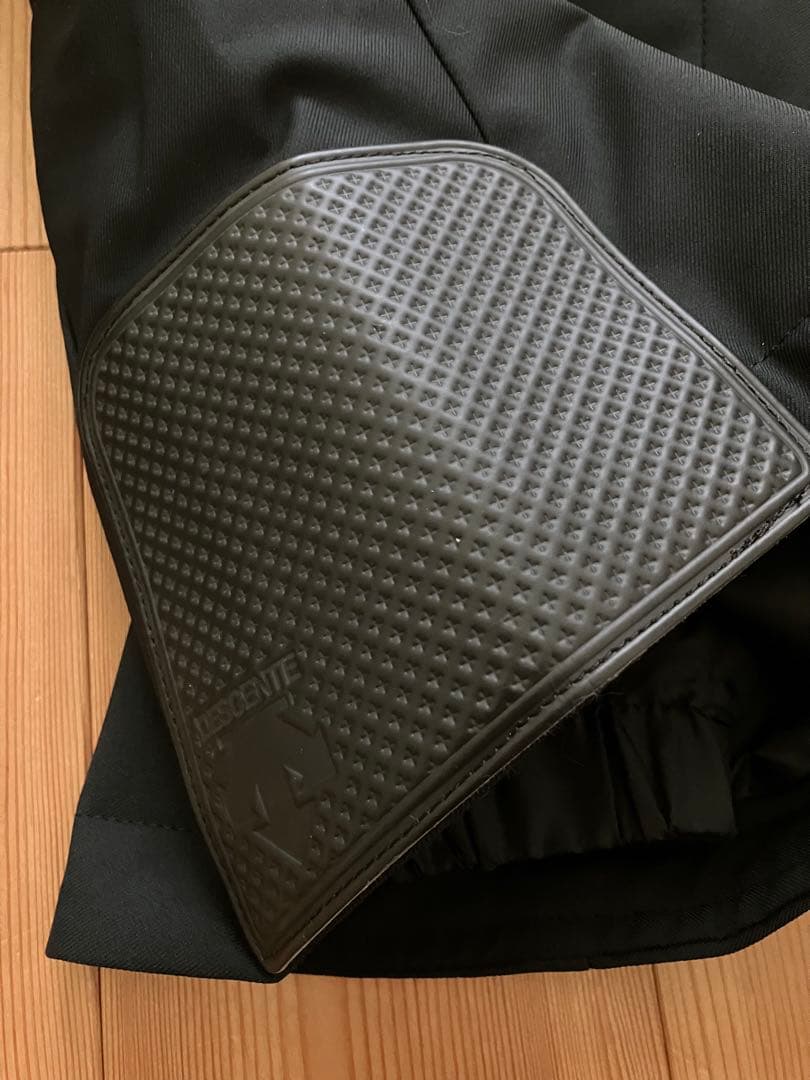 [美品] デサント　スキー　パンツ　男女兼用　Mサイズ　メンズ　レディース