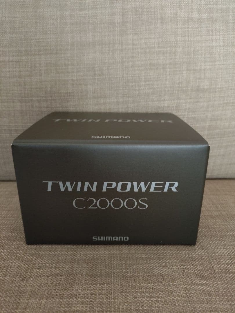 新品 シマノ SHIMANO スピニングリール 24 ツインパワー C2000
