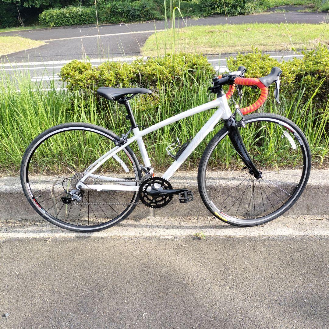 ホワイトロードバイク 700C デジタルサイクルコンピュータ付き