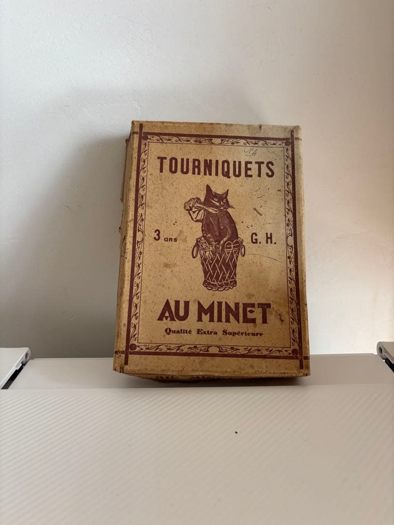 フランスアンティーク　AU MINET 糸巻き箱　猫