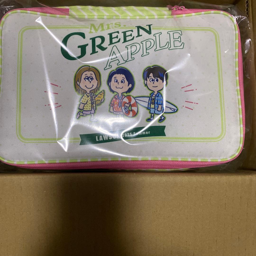 Mrs. GREEN APPLE ポーチ