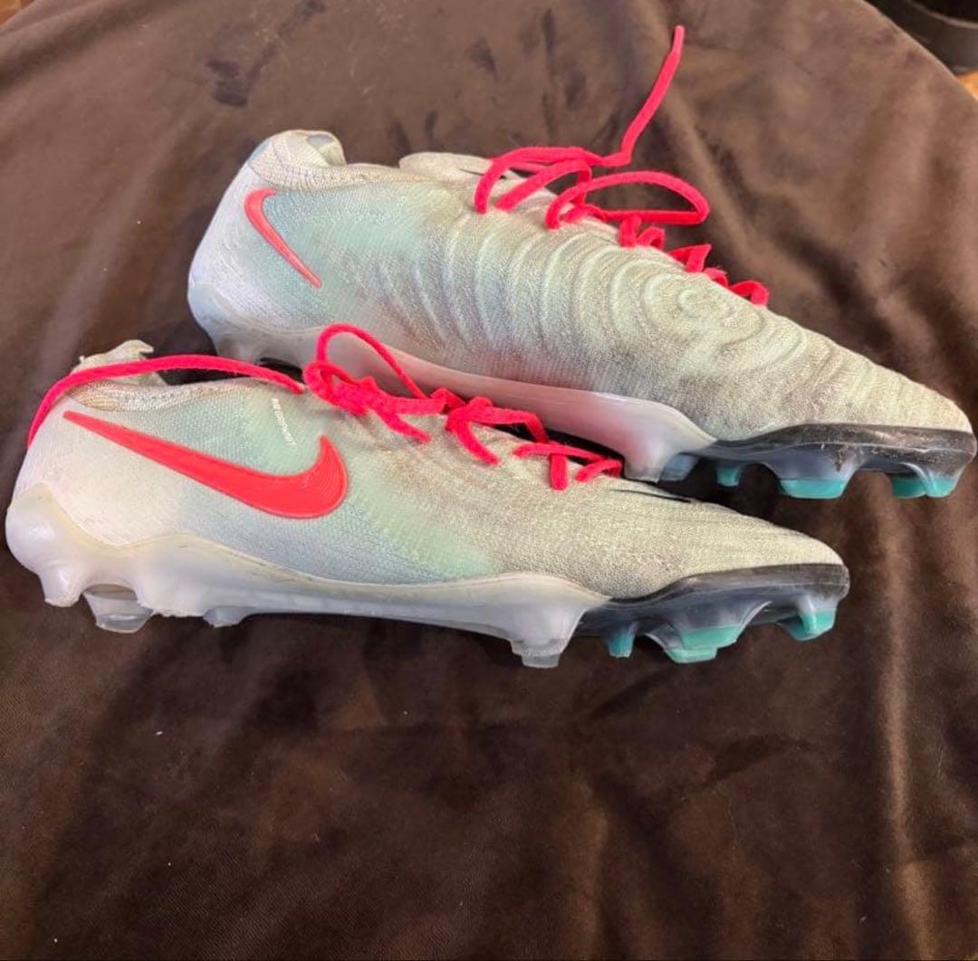 Nike サッカーシューズ ホワイト/ピンク