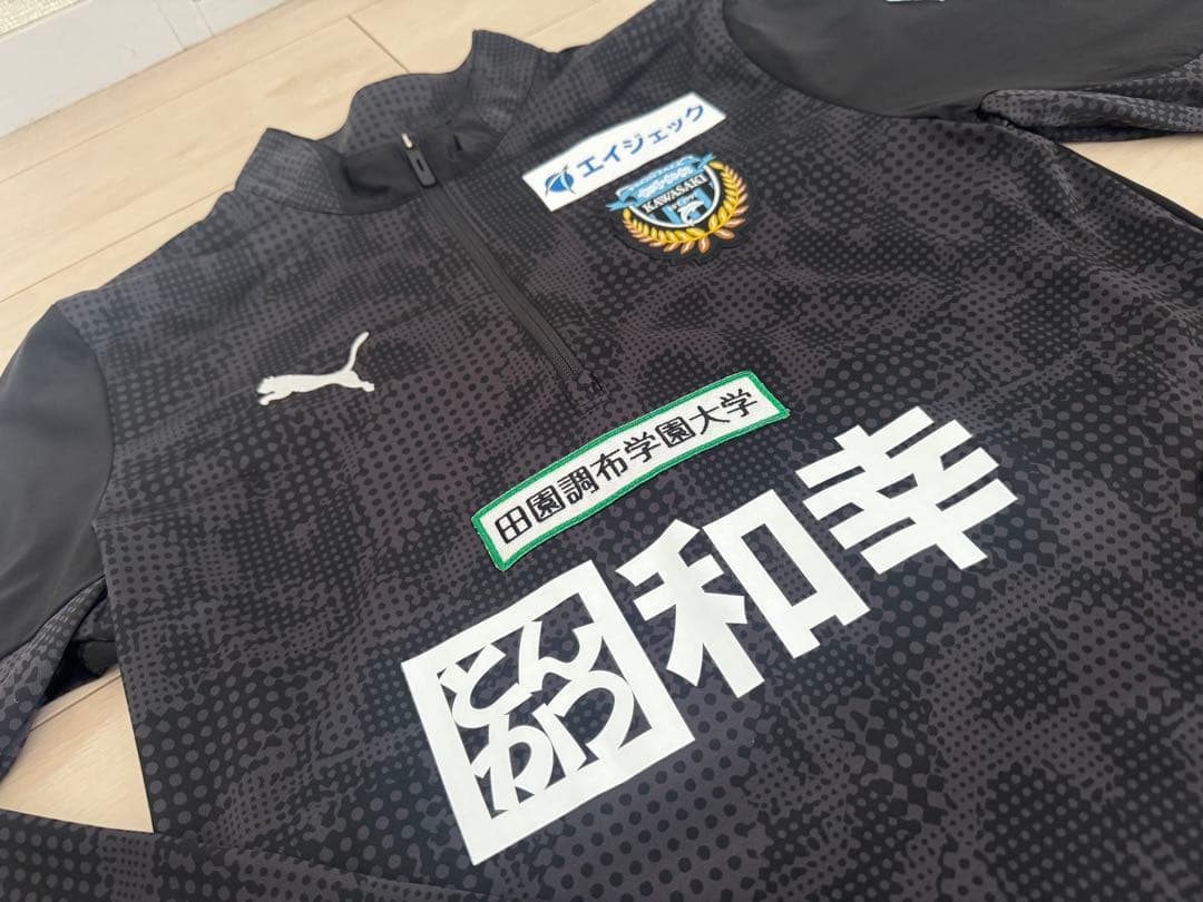 川崎フロンターレ　2025プレマッチハーフジップトップ　スポンサー加工済