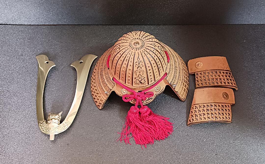 【希少品】　高岡　金次銅器製　出世兜　兜　金属工芸 鉄製 鋳物　端午の節句　置物