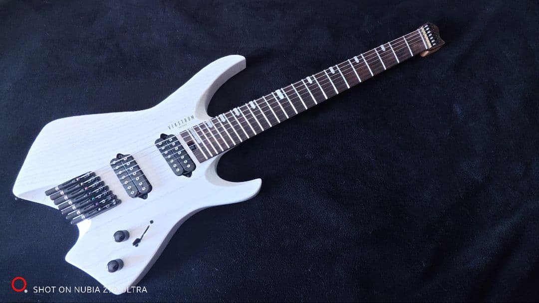 VIKSTROM GUITARS　7弦　ヘッドレス　美品