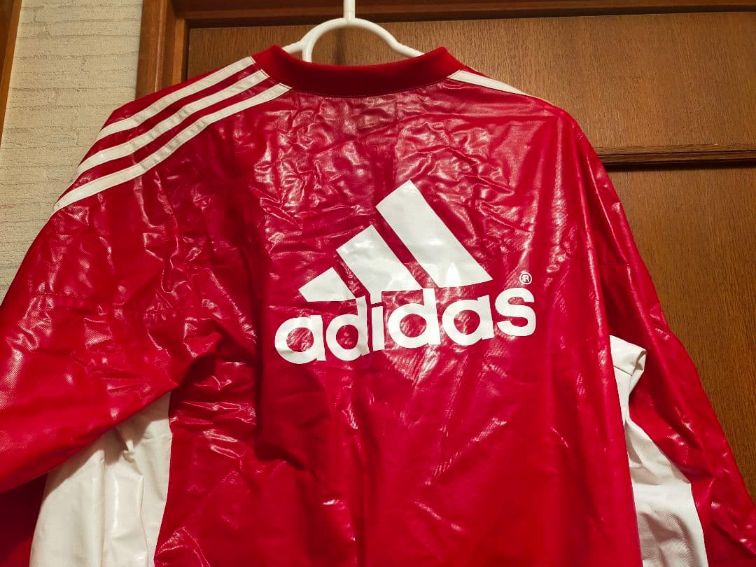 adidas 汗出し 赤/白 ストライプ付き Мサイズ