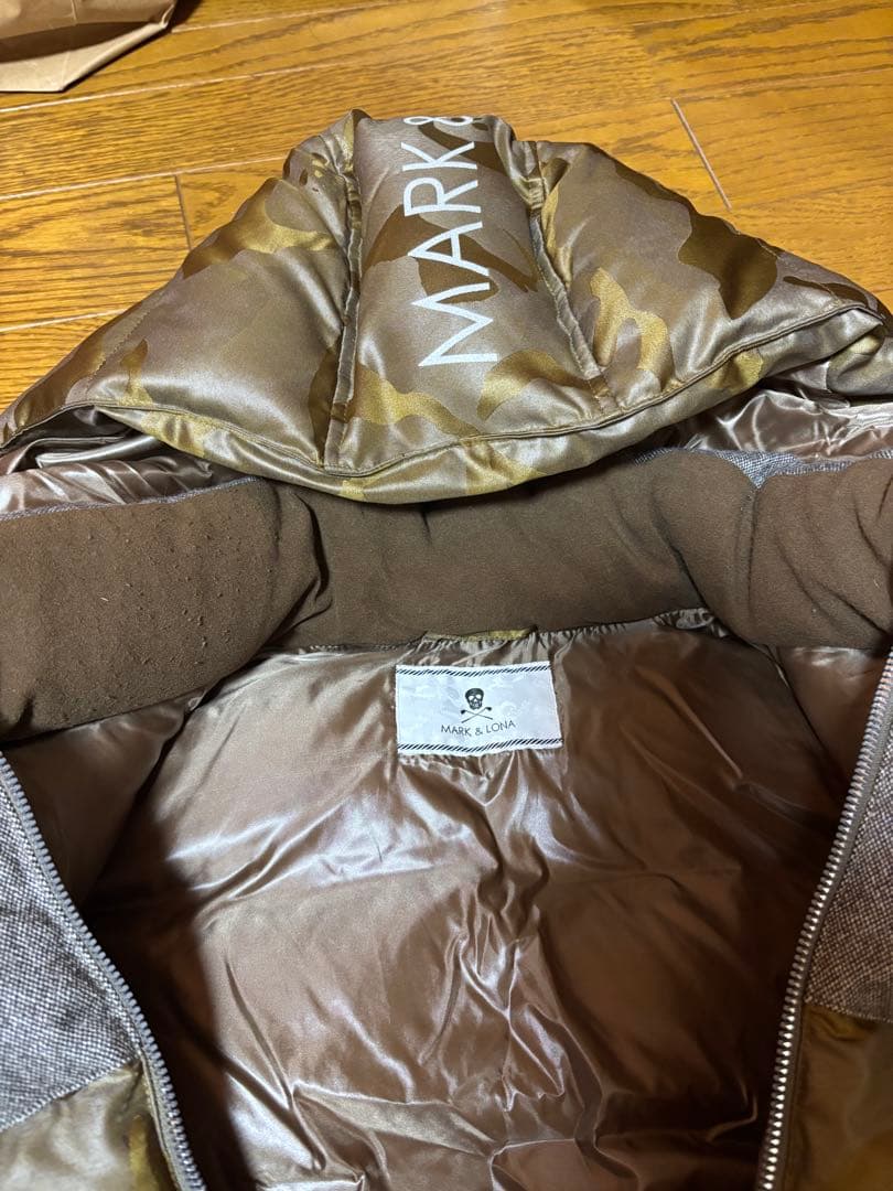 マークアンドロナ 迷彩 フード付き ダウンジャケット