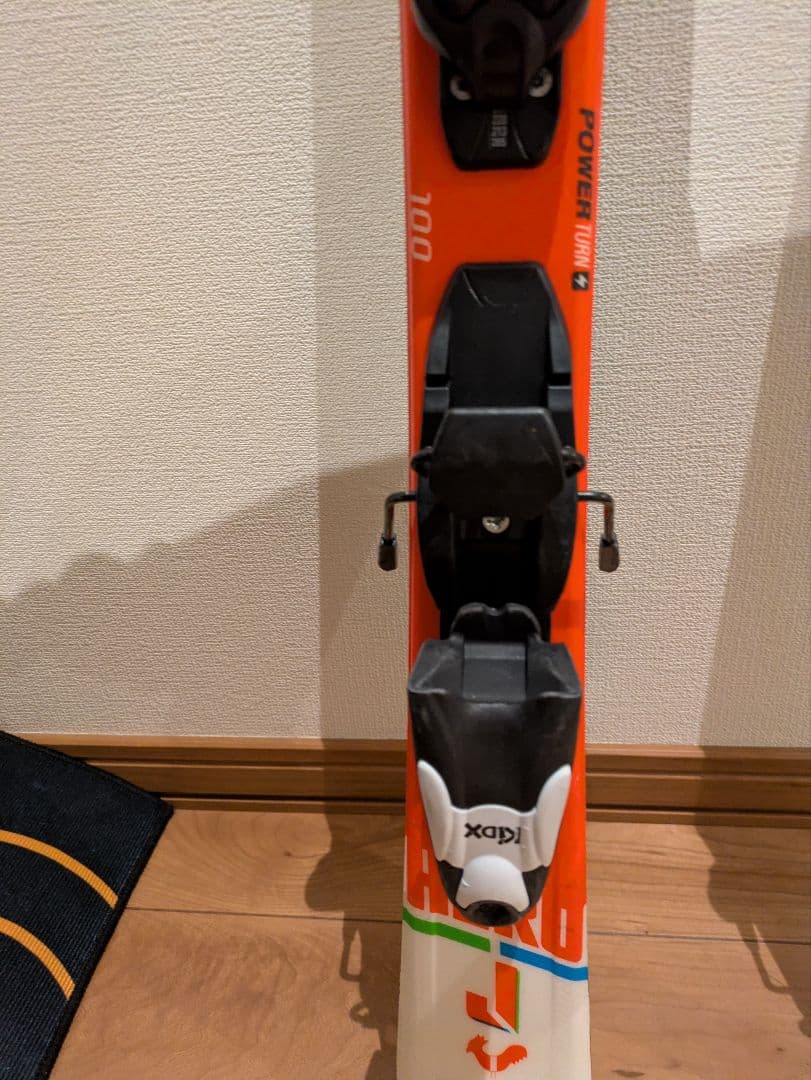 ロシニョール ROSSIGNOL HERO スキー 100㌢　ポール付き