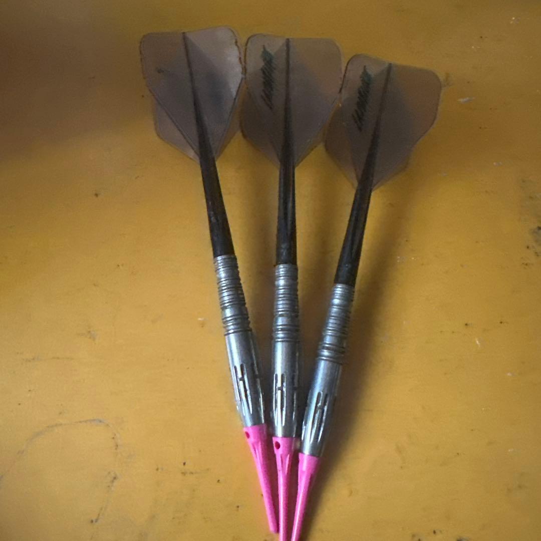 ダーツセット ジョーカードライバーバカラケース付きフライトレイジーMブラック。