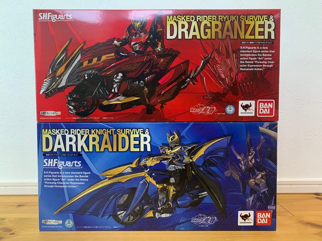 S.H.Figuarts 仮面ライダー　龍騎サバイブ　ナイトサバイブ