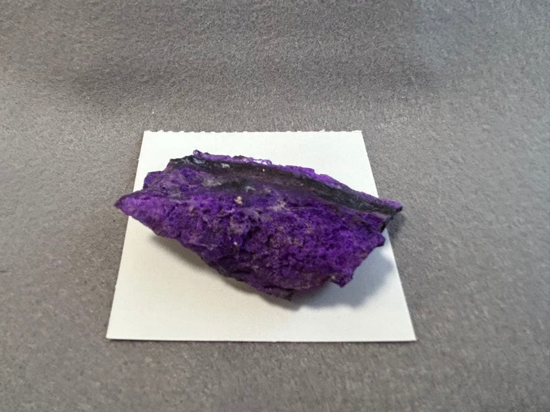 杉石　スギライト　Sugilite 南アN’chwaning Ⅲ鉱山産　鉱物標本