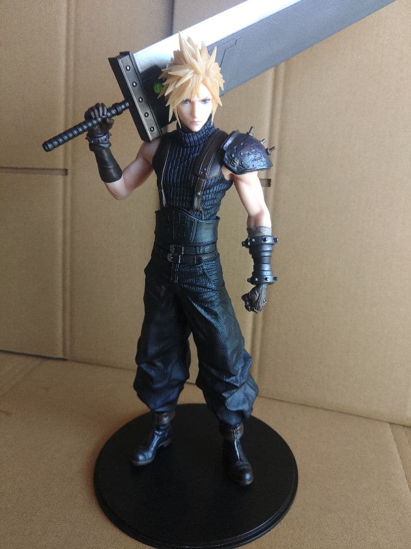 ファイナルファンタジー　クラウド　フィギュア