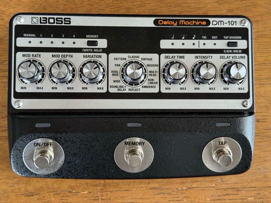 BOSS DM-101 アナログディレイ