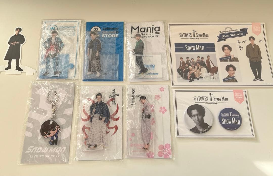 【新品未使用未開封】Man 渡辺翔太 アクスタ 缶バッジ ステッカー