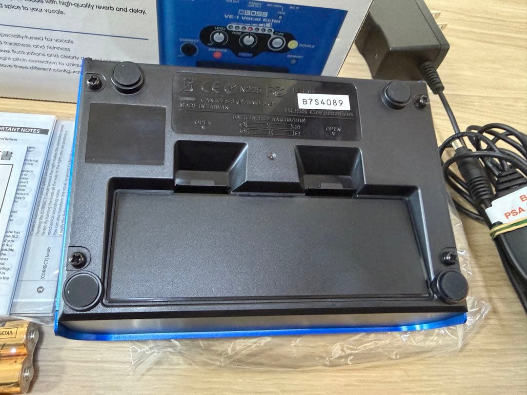【新品同様・おまけ純正アダプター付き】BOSS VE-1 & PSA-100