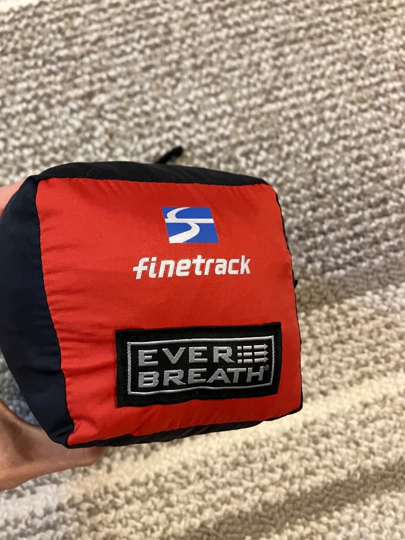 finetrack EVER BREATH シュラフカバー 赤