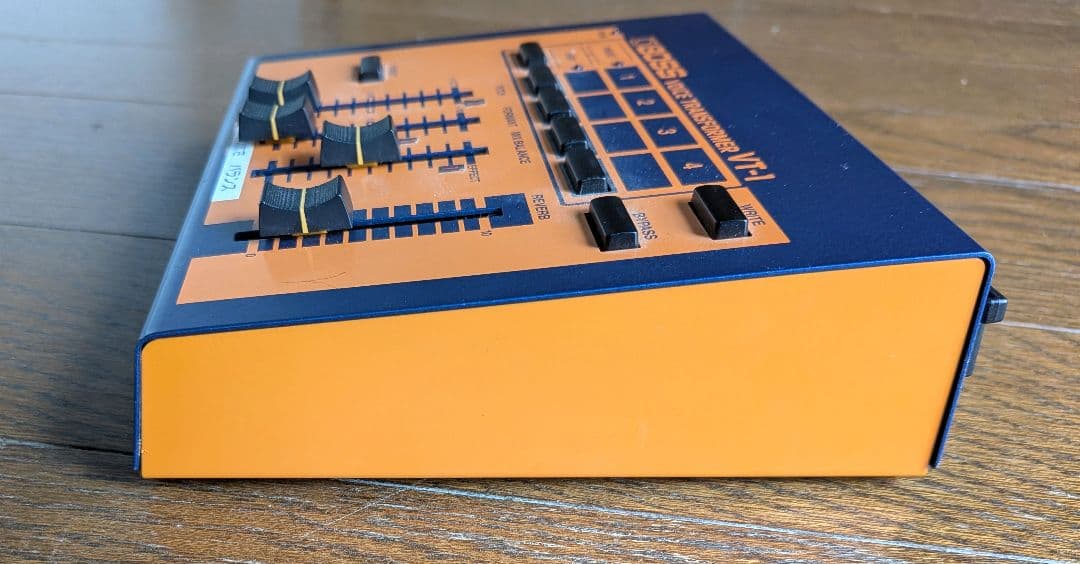 BOSS VT-1 voice transformer（ボイスチェンジャー）