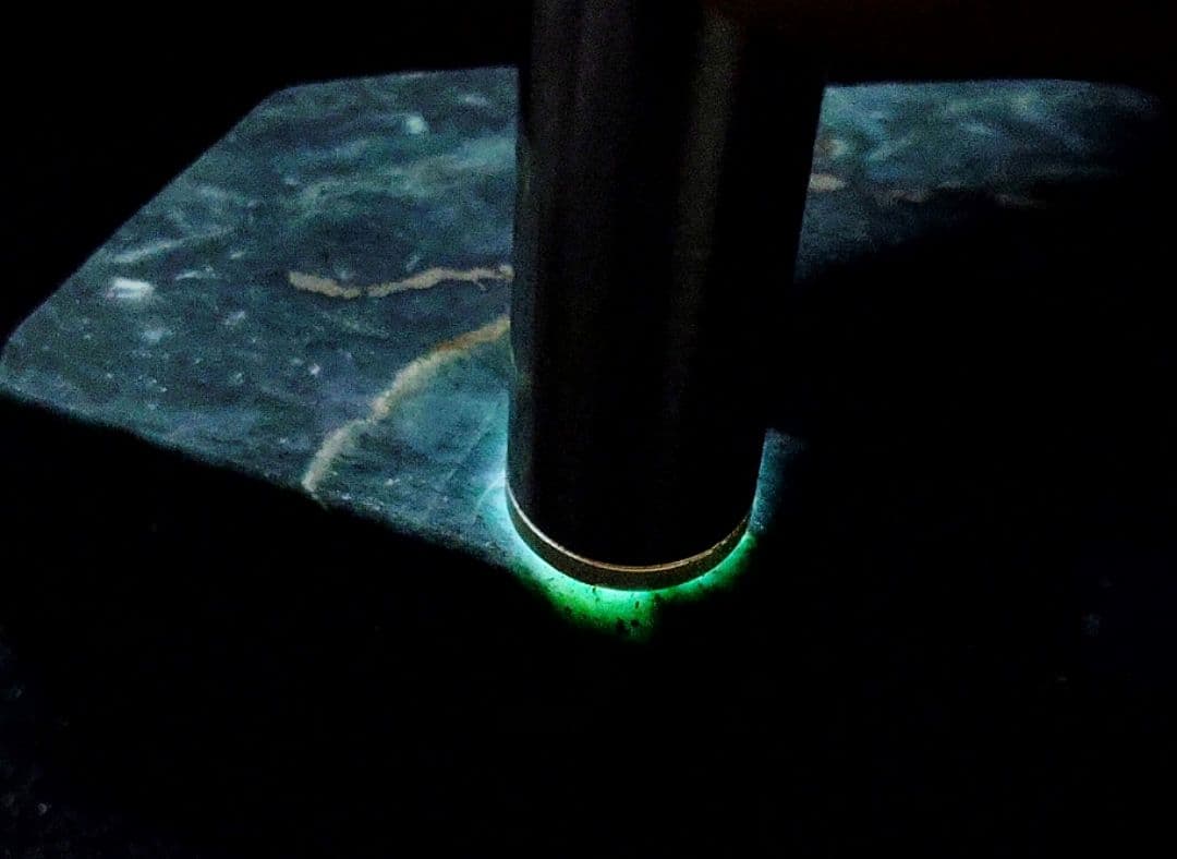 ★翡翠原石★糸魚川硬玉【姫川転石・山之坊コスモクロア・カット431ｇ】