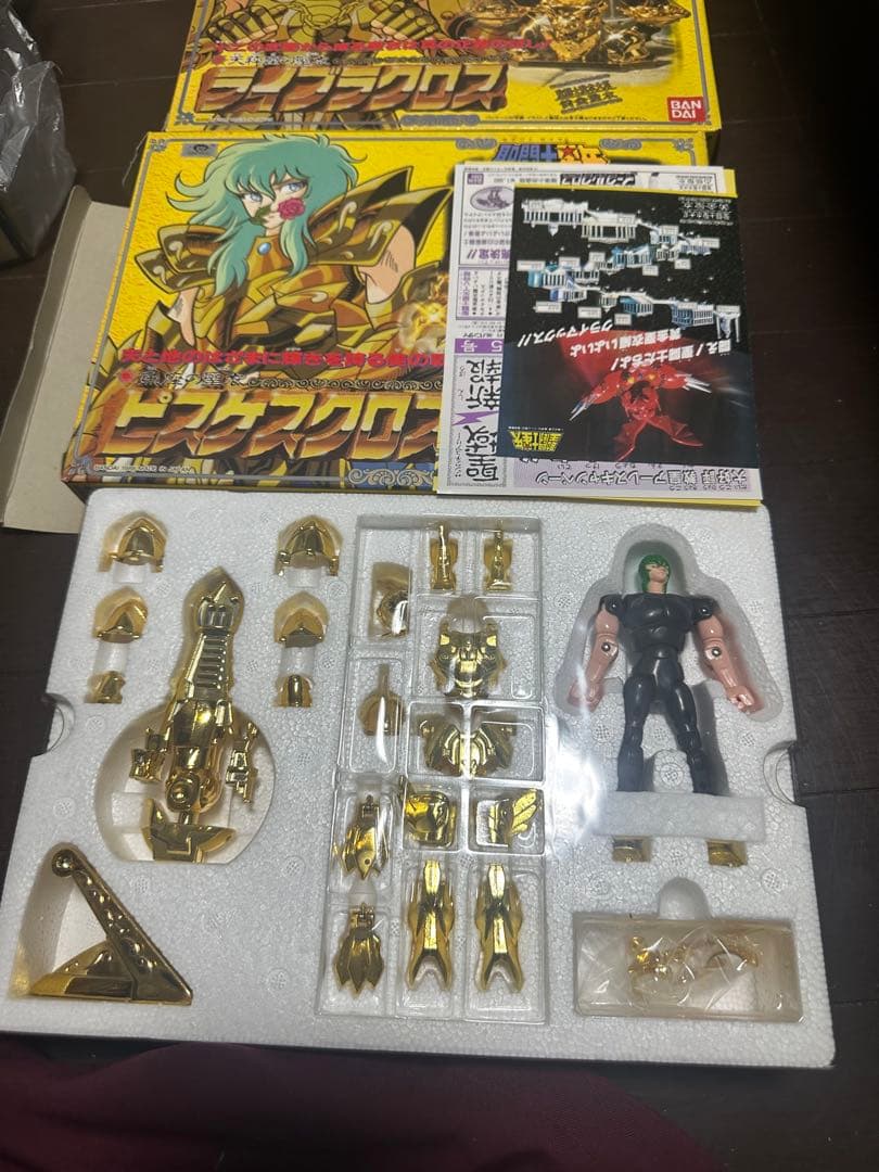 聖闘士聖衣大系　黄金聖衣7体＋アルファローブ