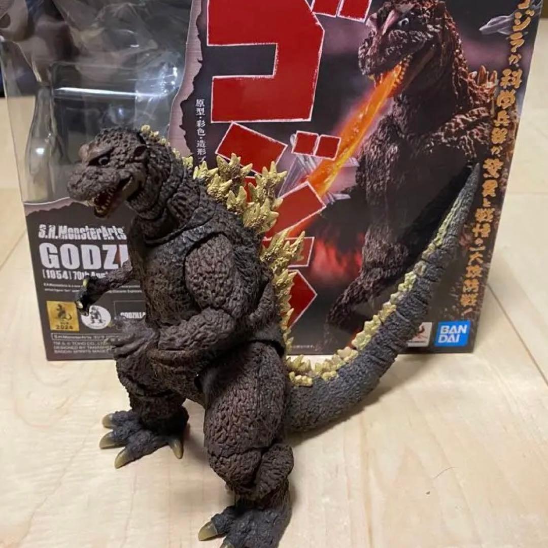 S.H. MonsterArts ゴジラ (1954)70周年 特別記念ver.