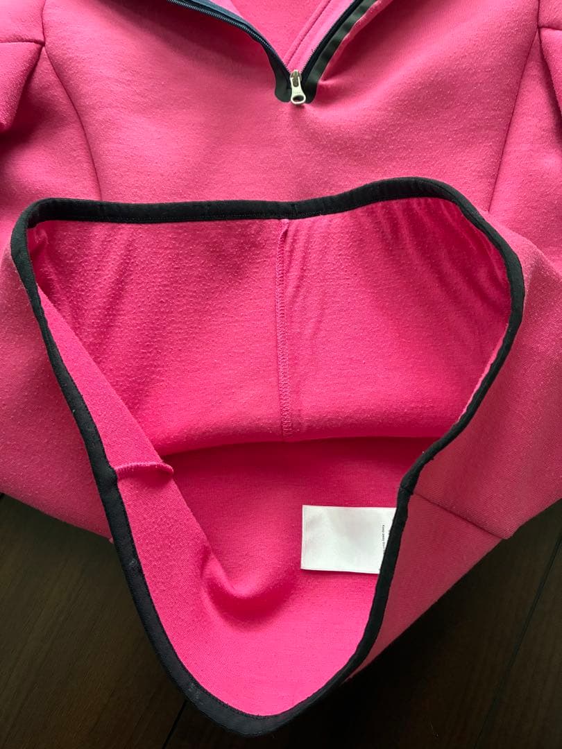 J.LINDEBERG フード付きピンクパーカー