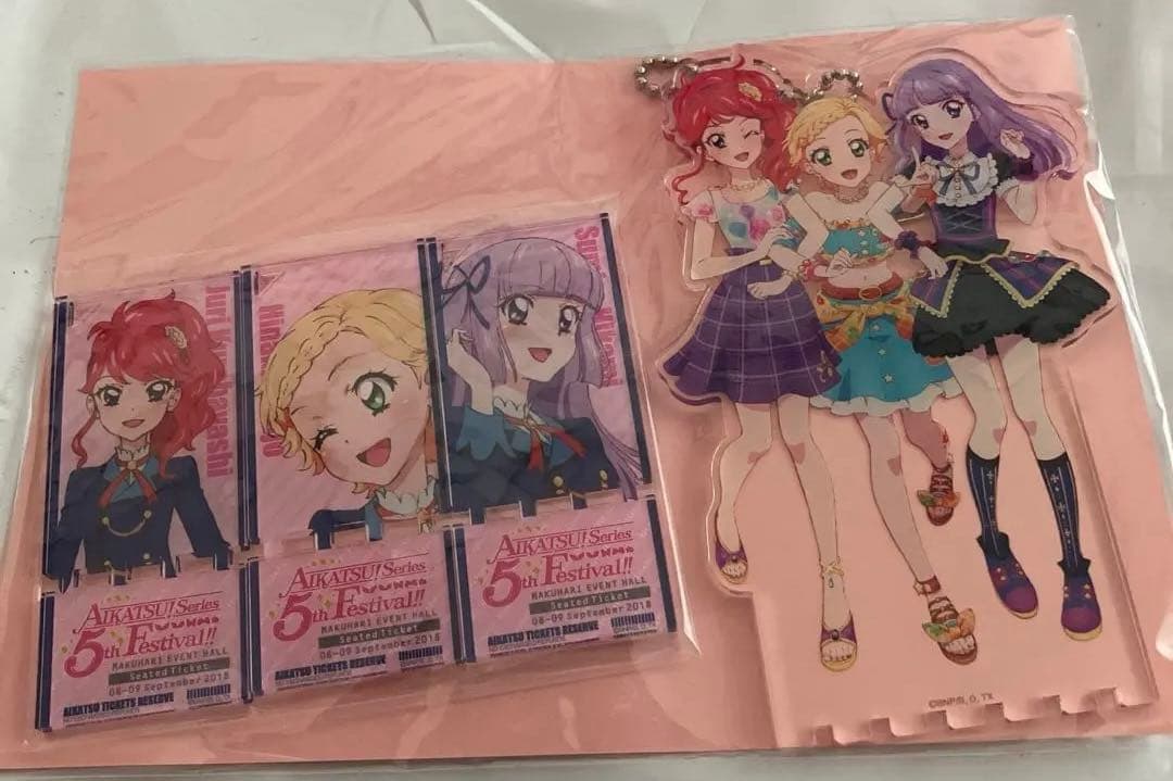 新品アイカツバッジスタンドキーホルダーver.5thFES スミレ&ひなき&珠璃