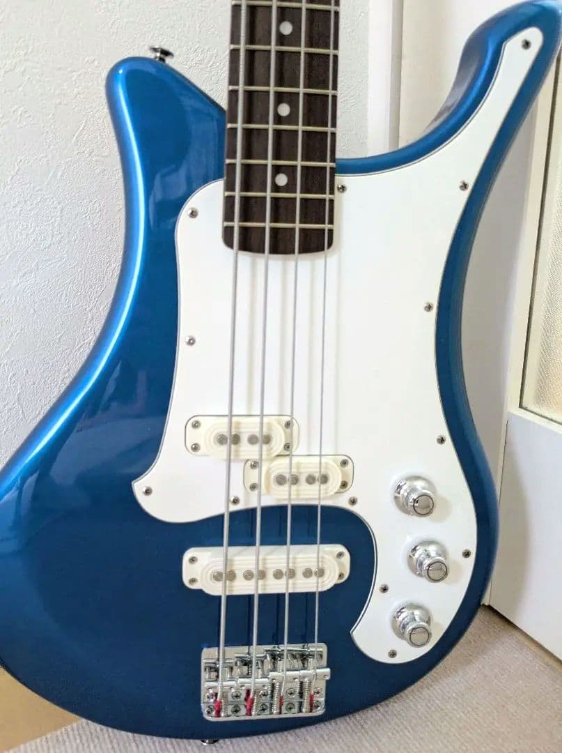 YAMAHA ヤマハ　SBV550 エレキギター　ブルー　動作未確認