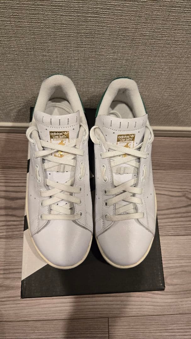 adidas　VELOSTANSMITH 　ホワイト