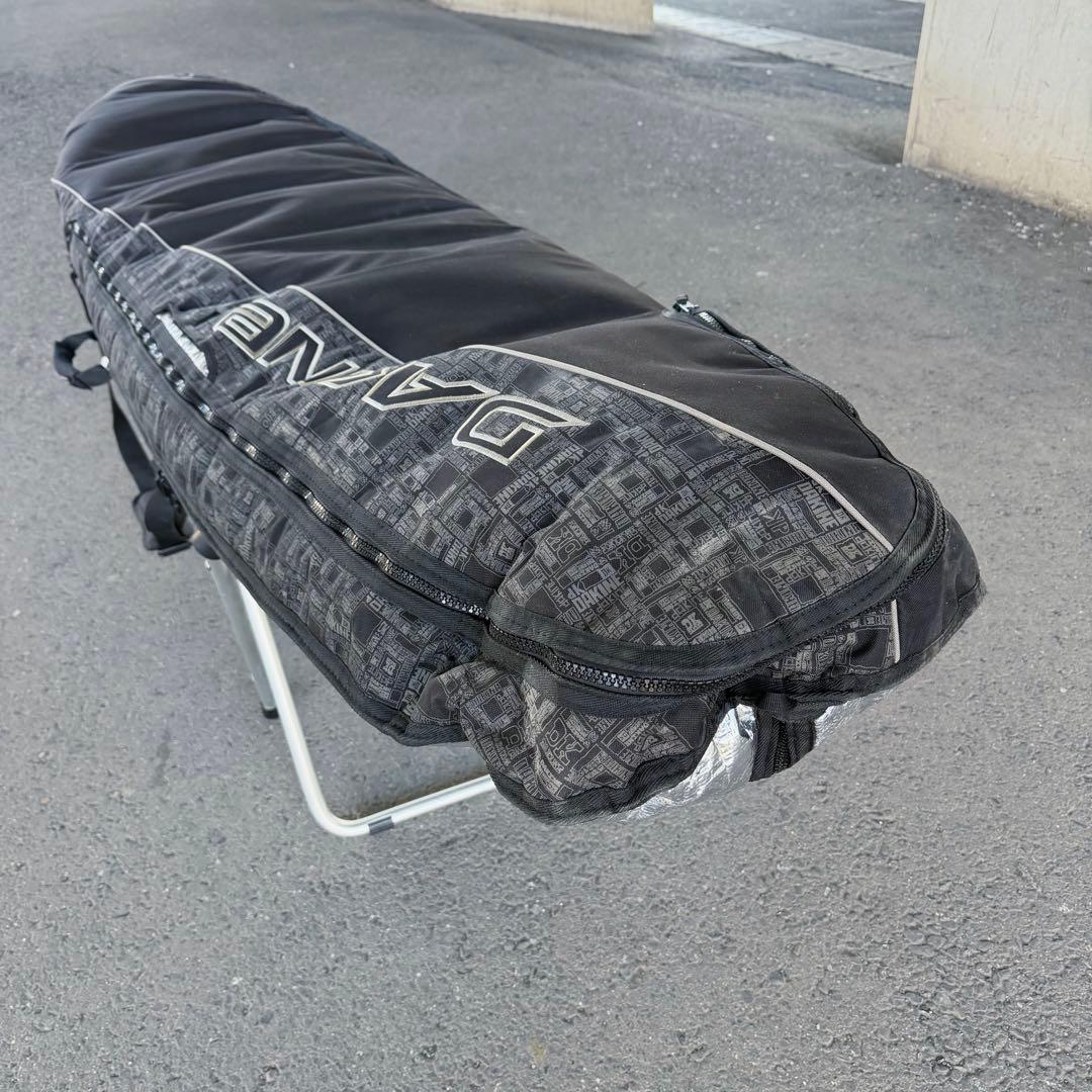 中古美品　DAKINE サーフボード　ケース　ハード　黒　7’7ftまで収納可能
