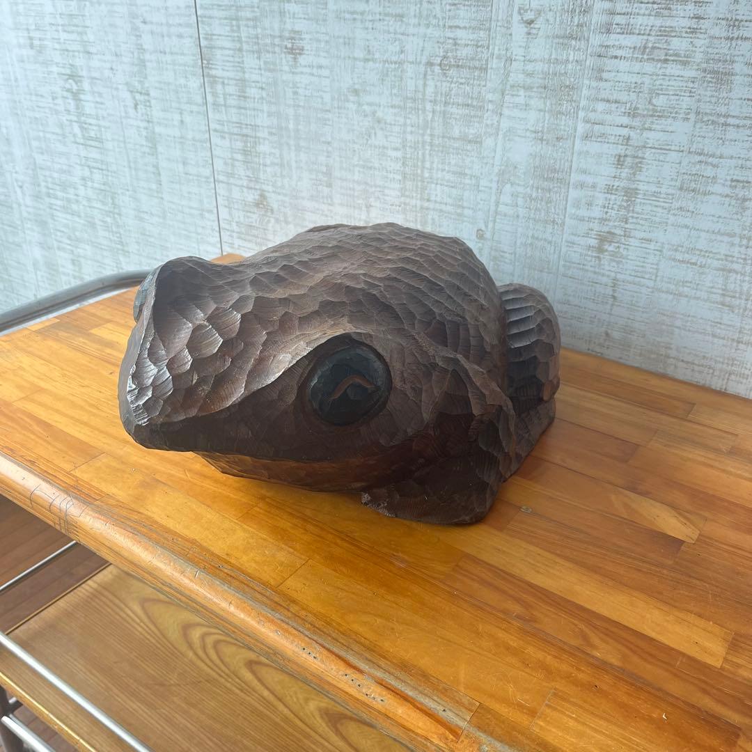 【アンティーク】杉？ 木彫りのカエル 置物 蛙 縁起物 オブジェ 飾り物