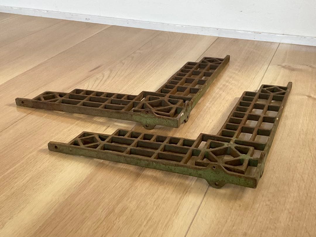 ヴィンテージ　アングル　L字型棚受け　アイアンブラケット　古鉄　古道具