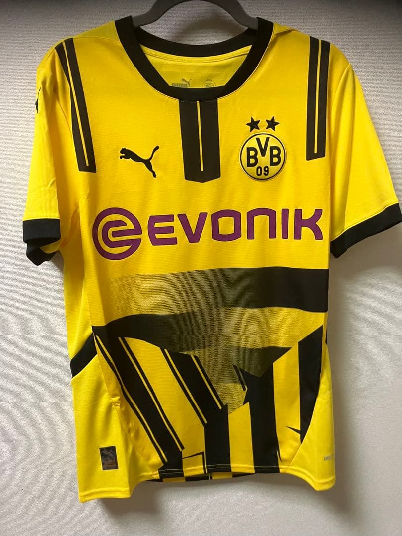 ドルトムント　サッカーウェア　日本Ｌ海外Ｍサイズ　KAMOにて購入