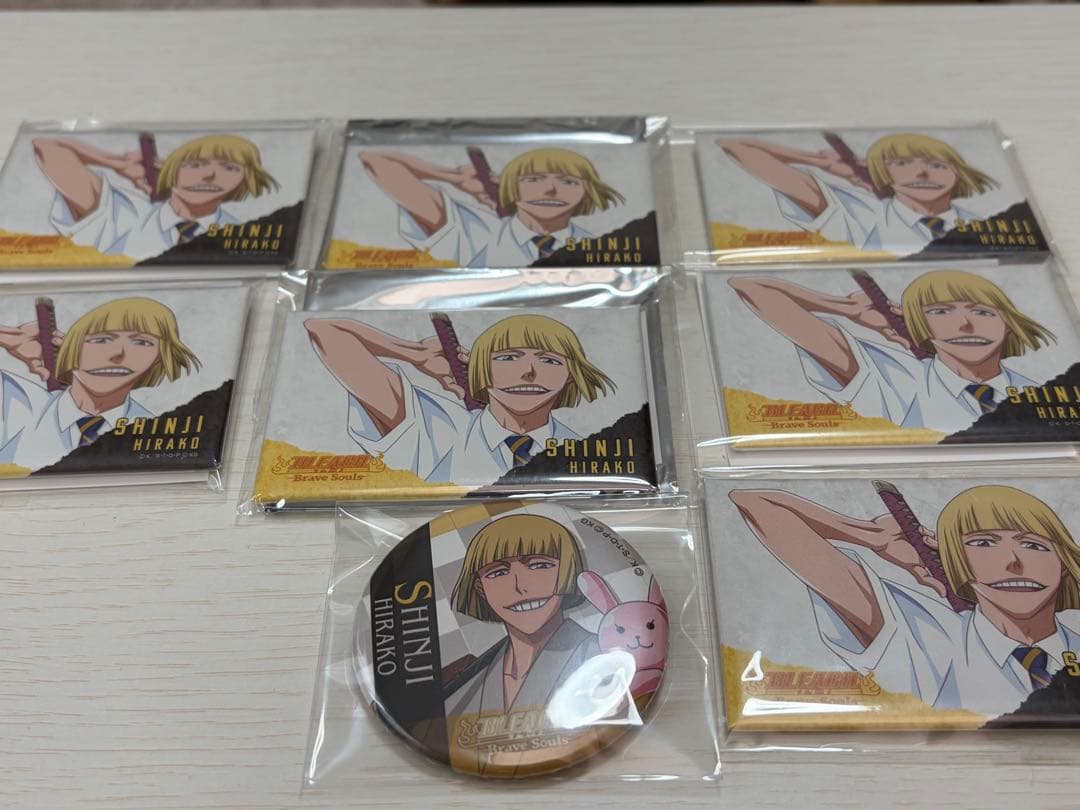 平子真子　缶バッジ8個セット