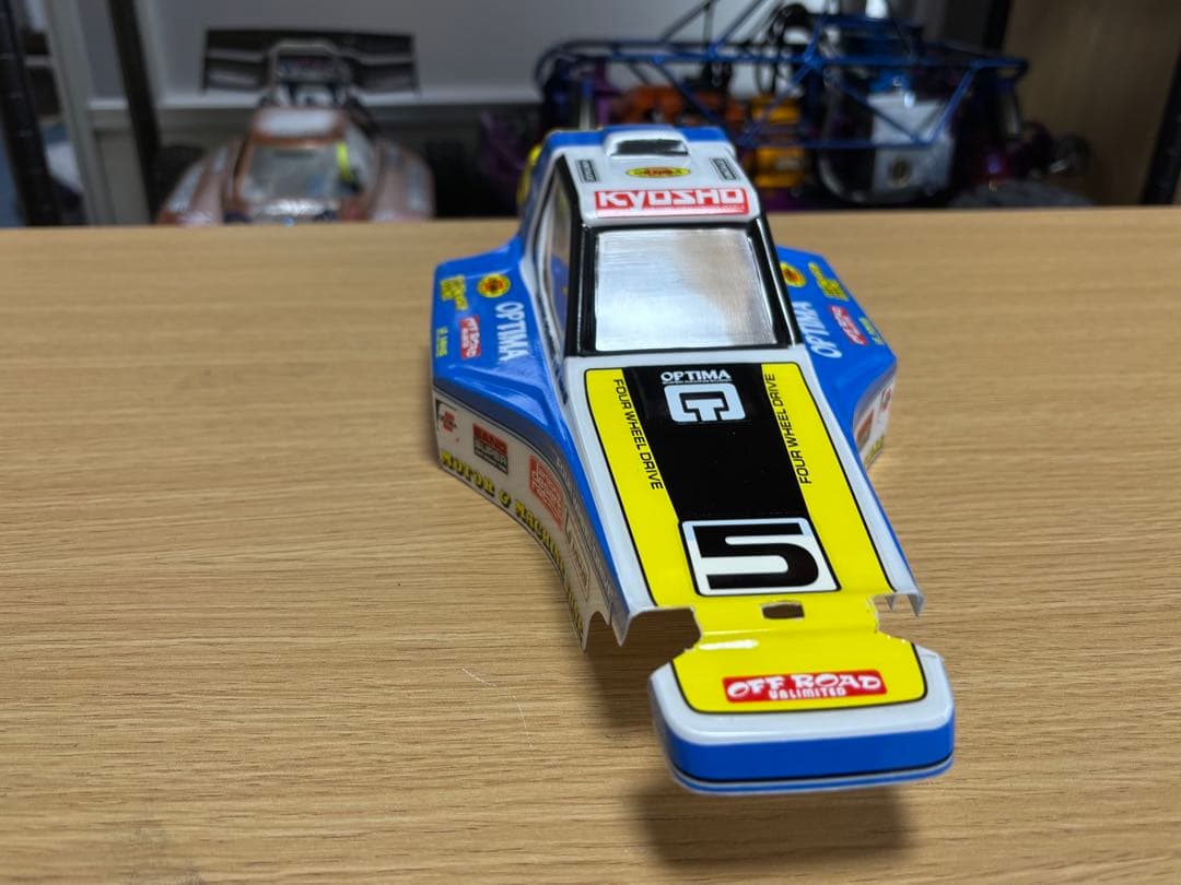 R*M様 KYOSHO OPTIMA ボディ　新品