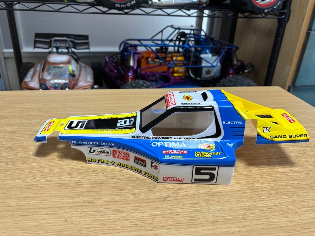 R*M様 KYOSHO OPTIMA ボディ　新品