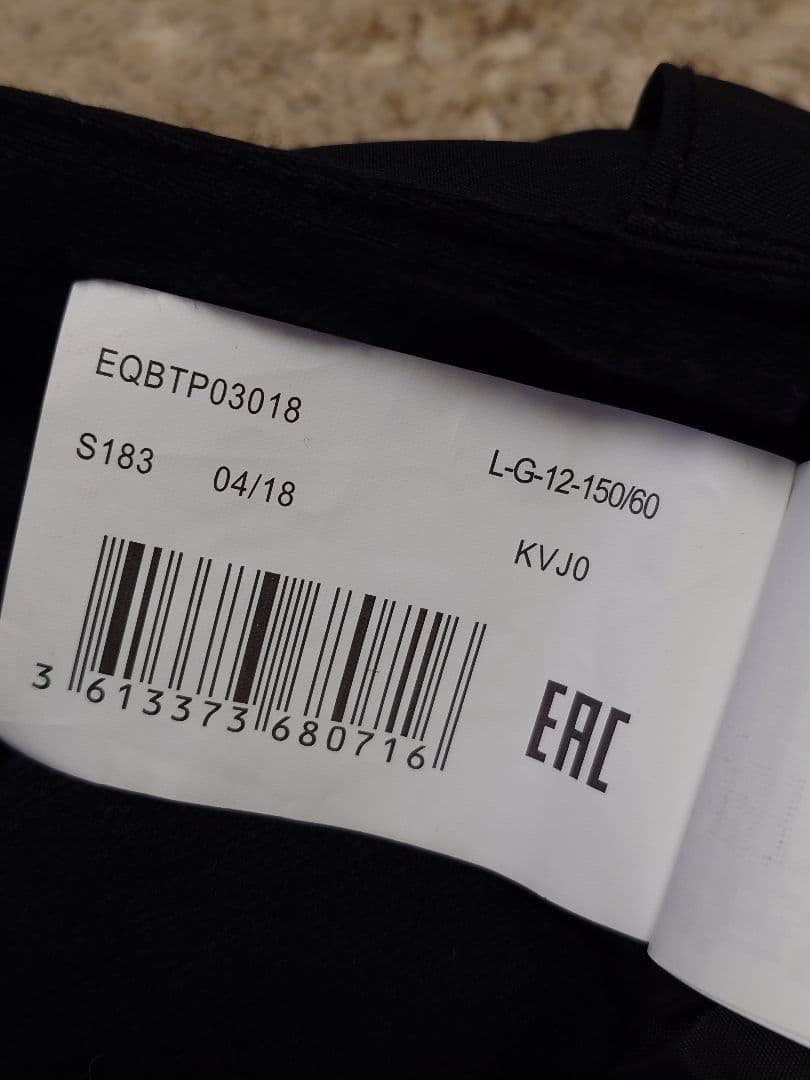 BURTON、QUIKSILVER 子ども用スノボ、スキーウェア 150-160