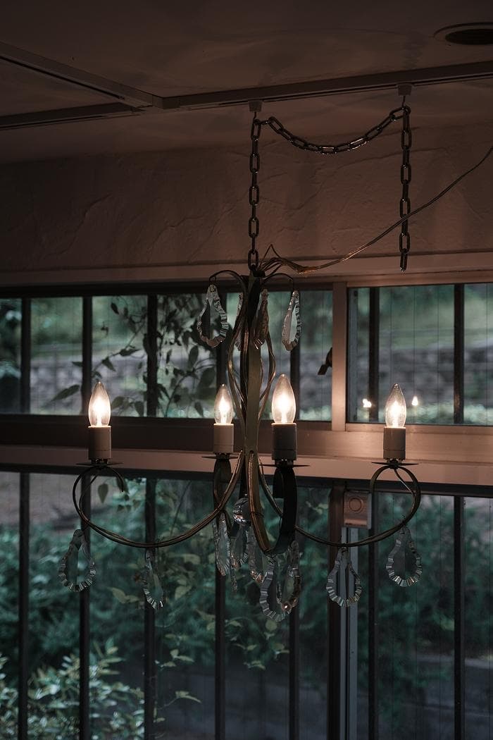 ミントグリーンのアンティークシャンデリア